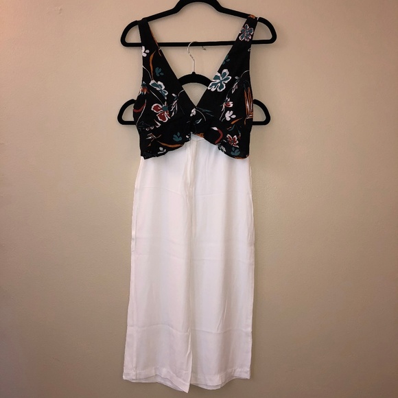 Forever 21 Pants - Outfit: Capri Pants + Tie Back Crop Top